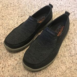 Skechers Relaxed Fit Shoes SZ 9.5 wide for